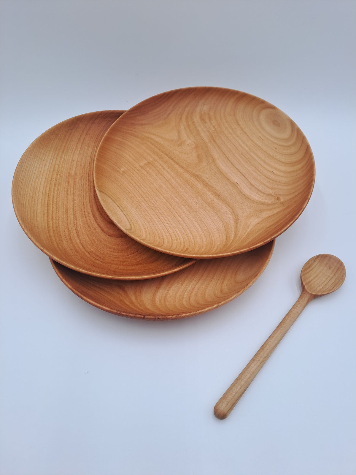 Assiette en merisier