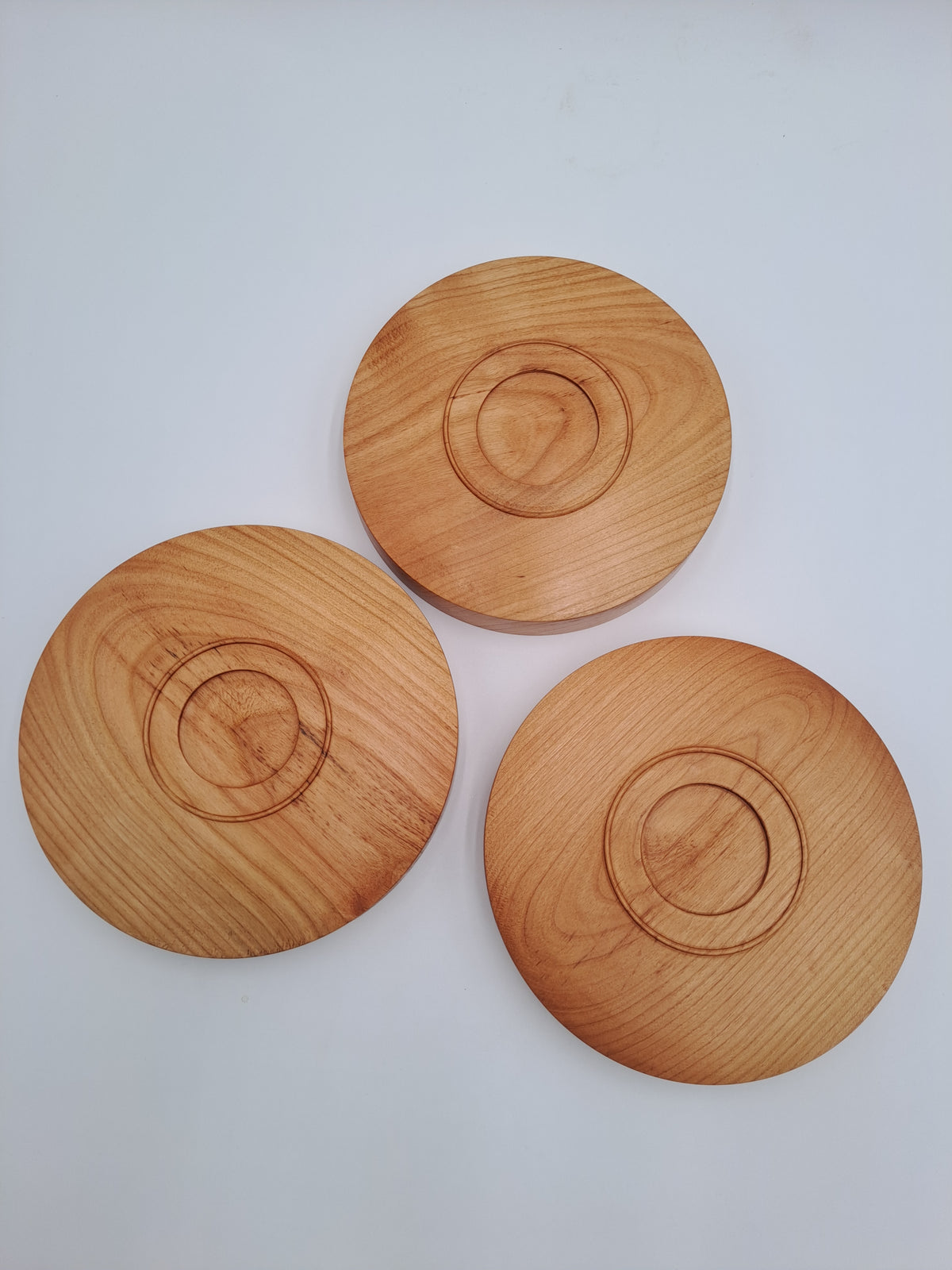 Assiette en merisier