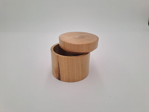 Sycamore box with inlay 001