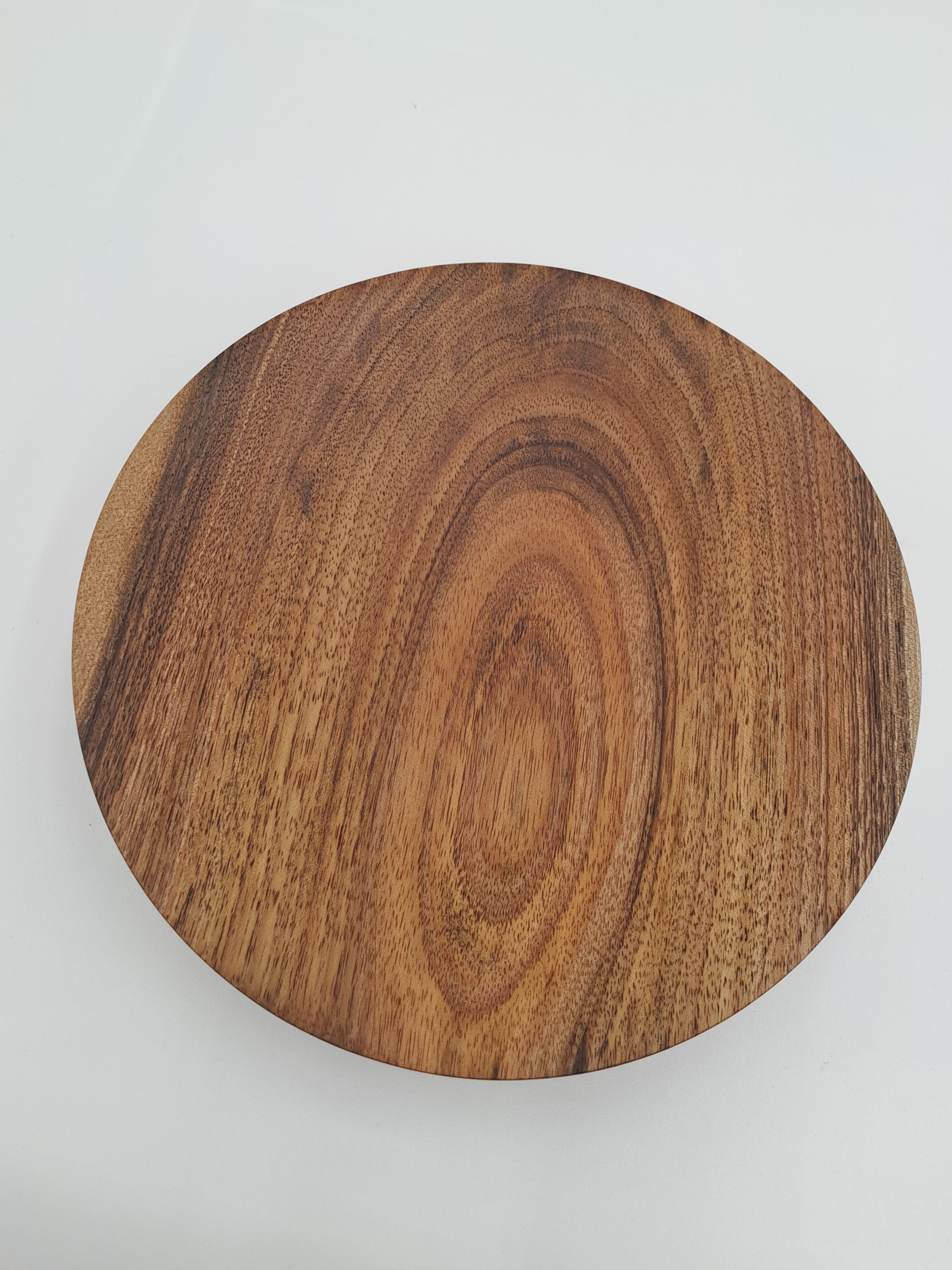 Plat en noyer 004